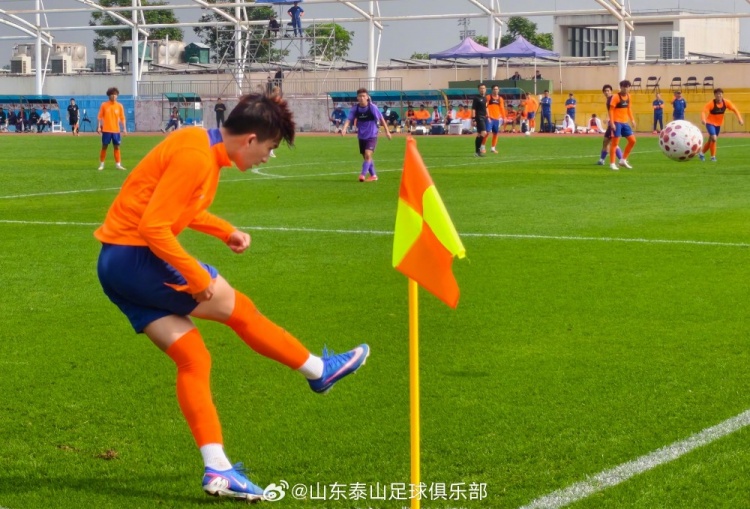 视频直播-冬训热身赛：山东泰山1-1天津津门虎，买乌郎破门