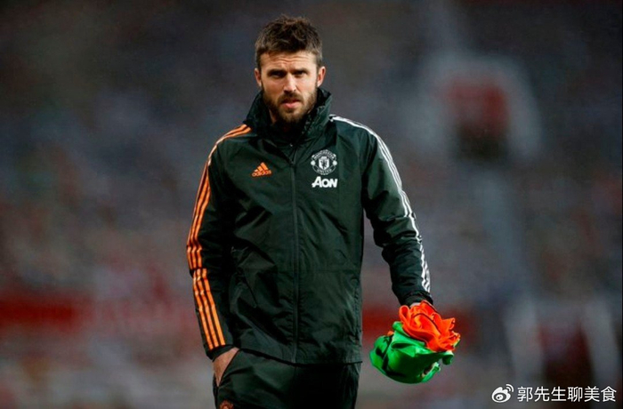 卡里克稳了！曼联全队盼他转正，老资历球员集体公开支持|托马斯-卡里克|哈里-马奎尔|阿莫林|卢克肖|更衣室_新浪体育_新浪新闻