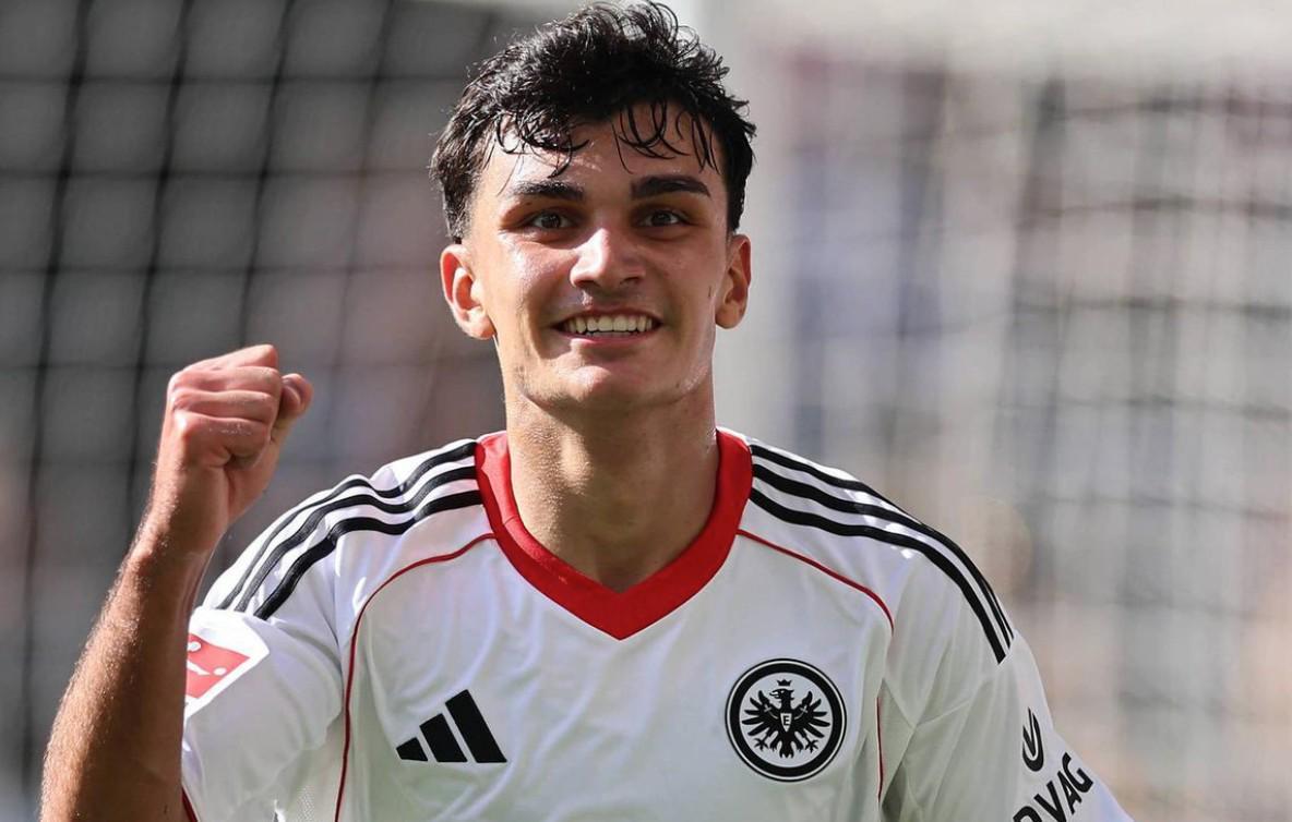 官方网站-跟队：尤文密切关注詹乌尊，法兰克福对球员估价超7000万欧